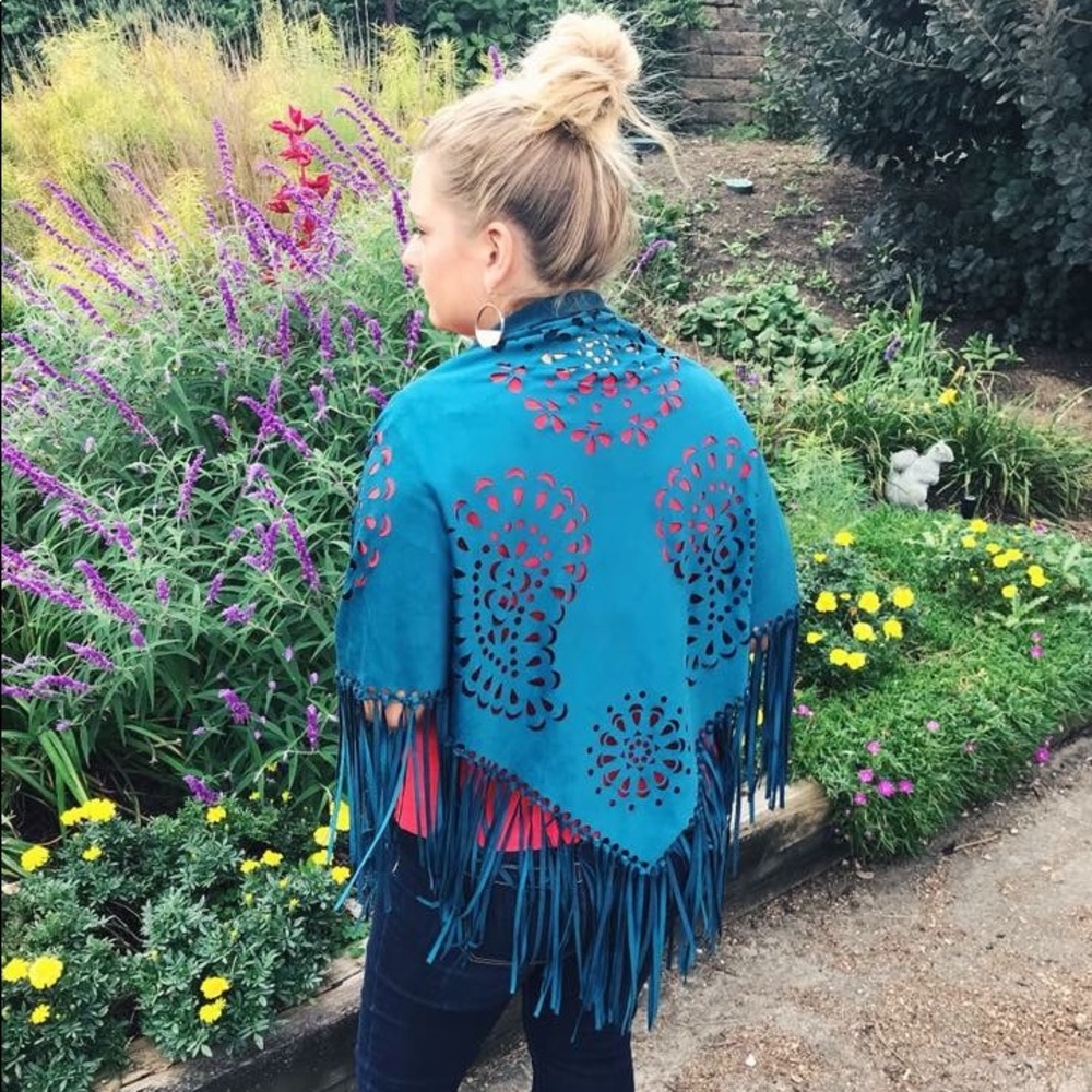 Blue fringe wrap